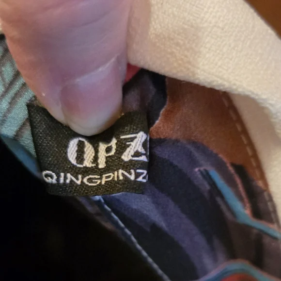 HOST PICK! 🎉Qing Pinz GORGEOUS embroidered ruffle colorful art top szM - Picture 10 of 10